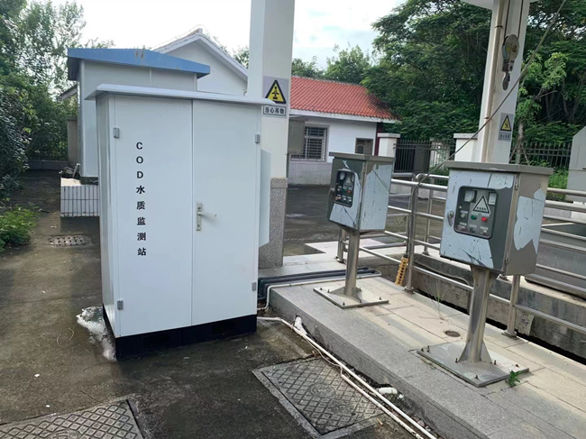 在線水質監測儀污水監測現場